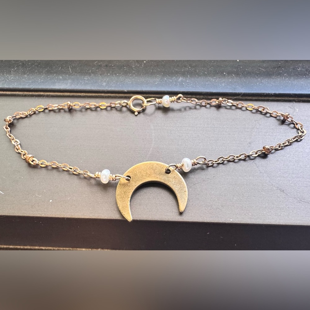 Crescent Moon 🌙 Bracelet with Pearls